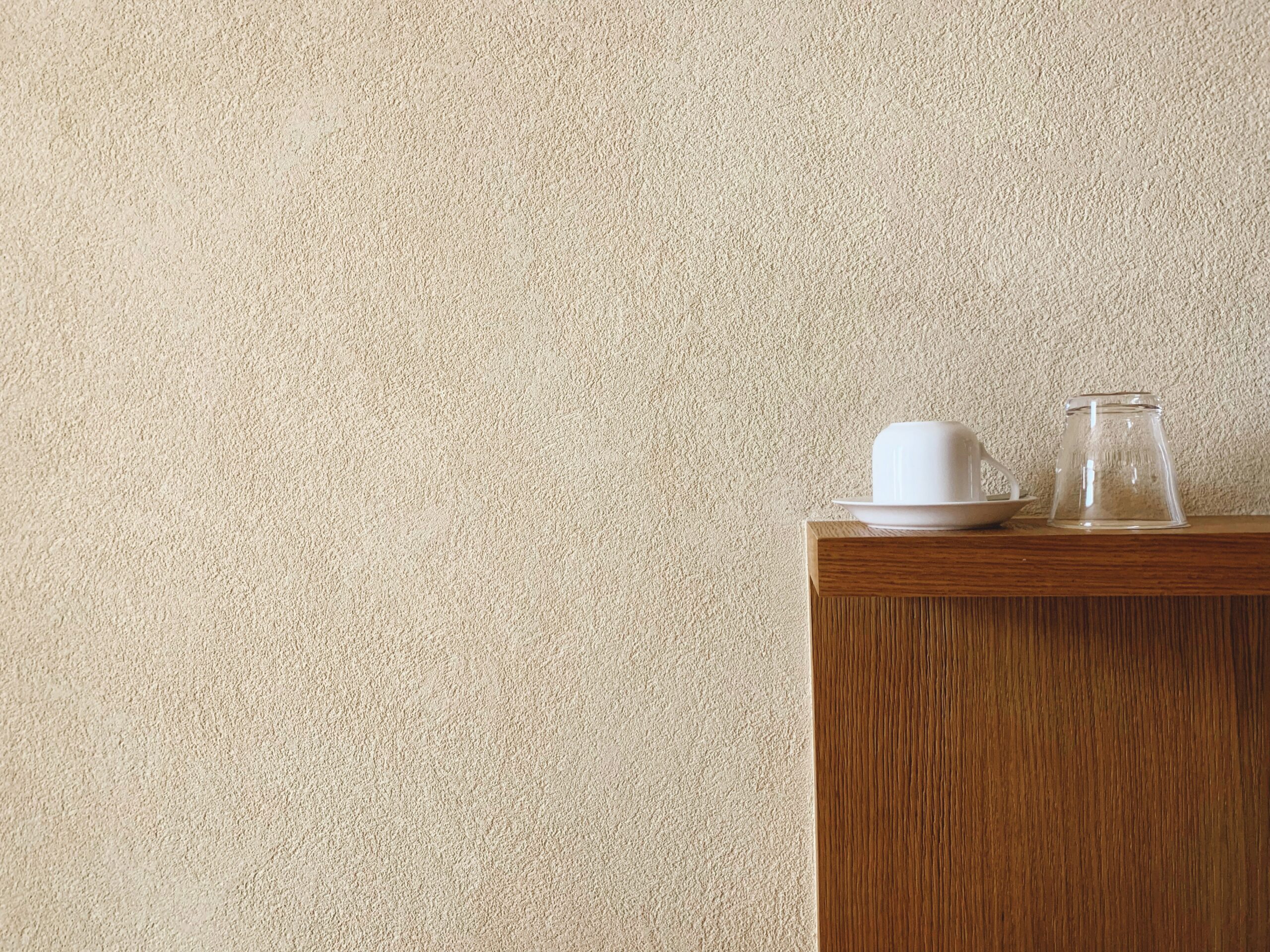 Kaffee und Wasser - Minimalismus leben